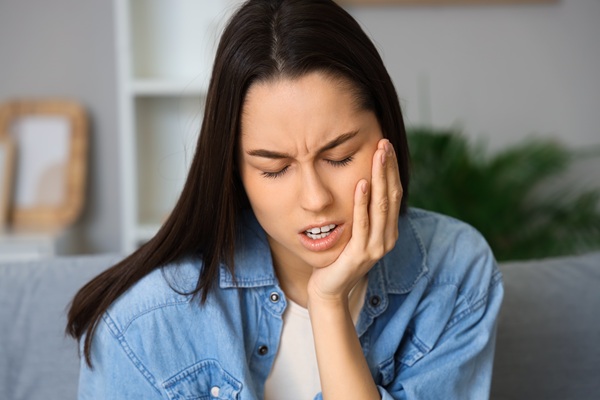 When A Painful Broken Tooth Is An Emergency