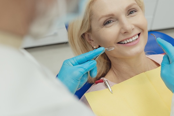 A Guide To All On   Implant Treatment By A Restorative Dentist